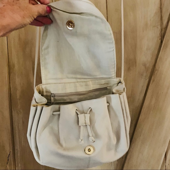 Cream colored leather purse - Picture 3 of 3